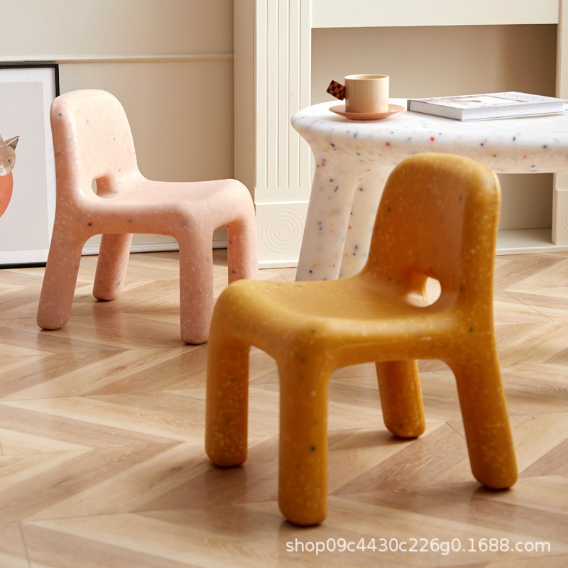 Kids Outdoor Chair - Cadeira Infantil Nórdica LazyChild de Plástico
